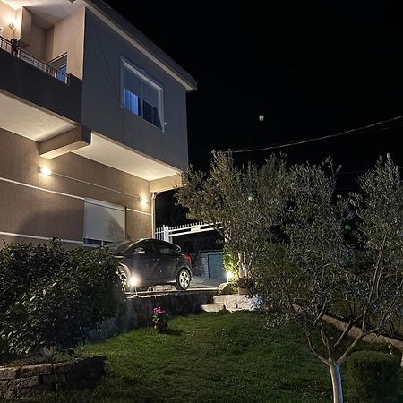 Gjirokastër Ilvi Guesthouse מראה חיצוני תמונה