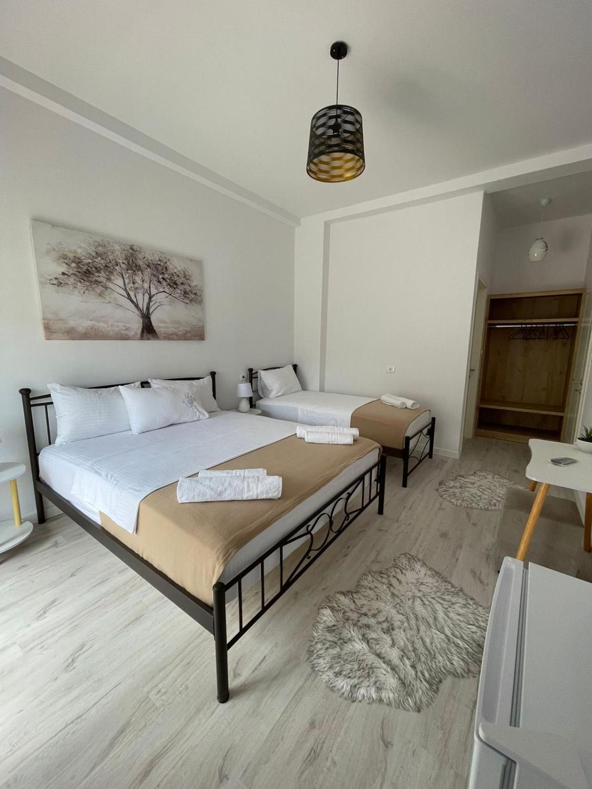 Gjirokastër Ilvi Guesthouse מראה חיצוני תמונה