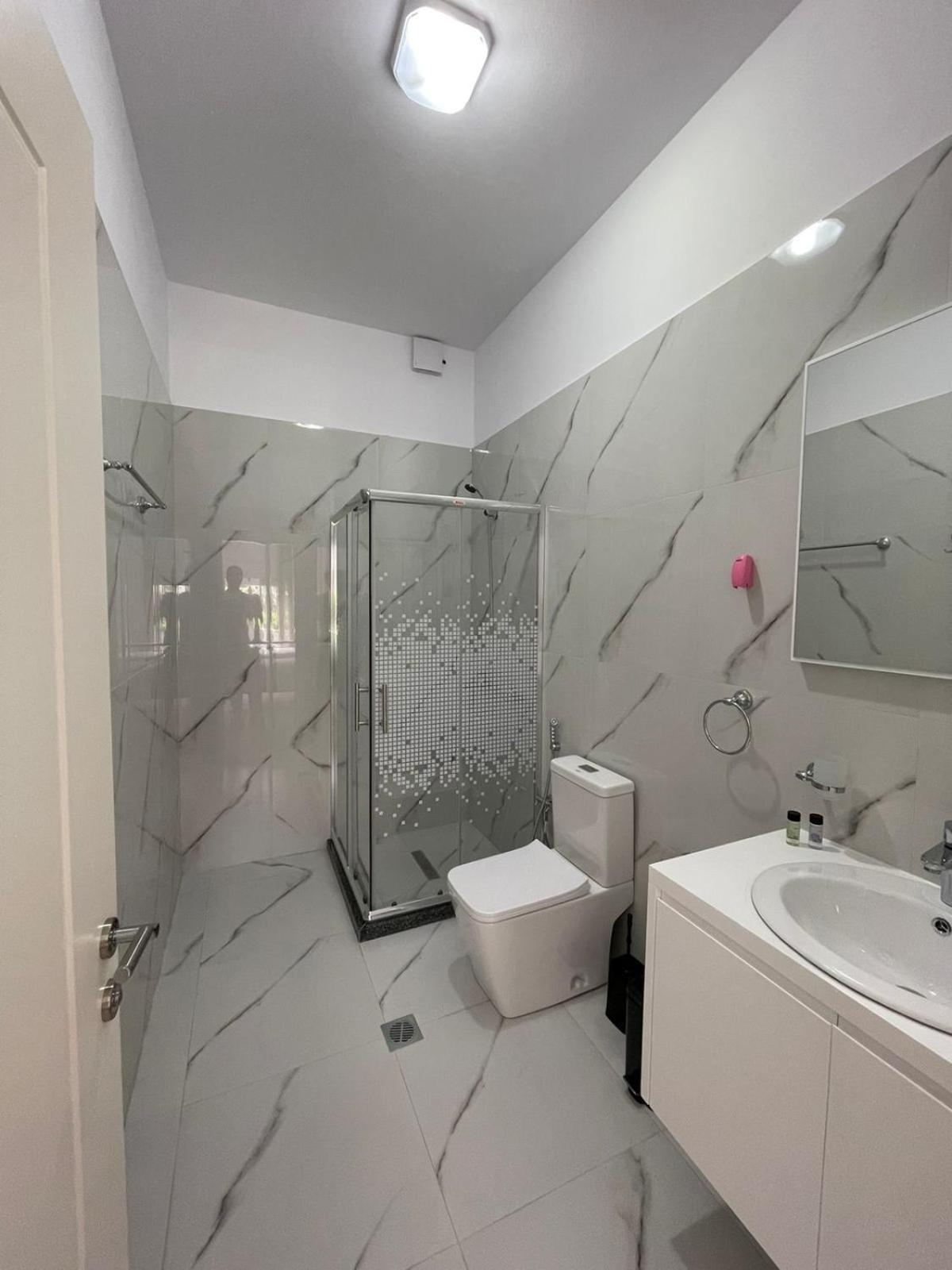 Gjirokastër Ilvi Guesthouse מראה חיצוני תמונה