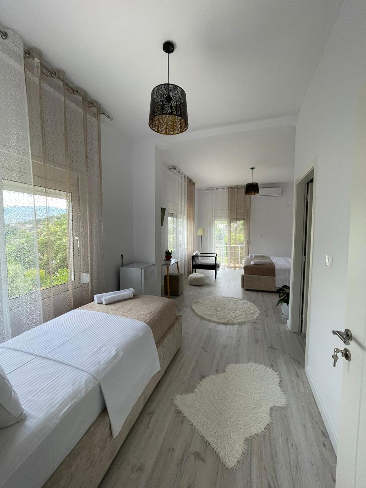 Gjirokastër Ilvi Guesthouse מראה חיצוני תמונה