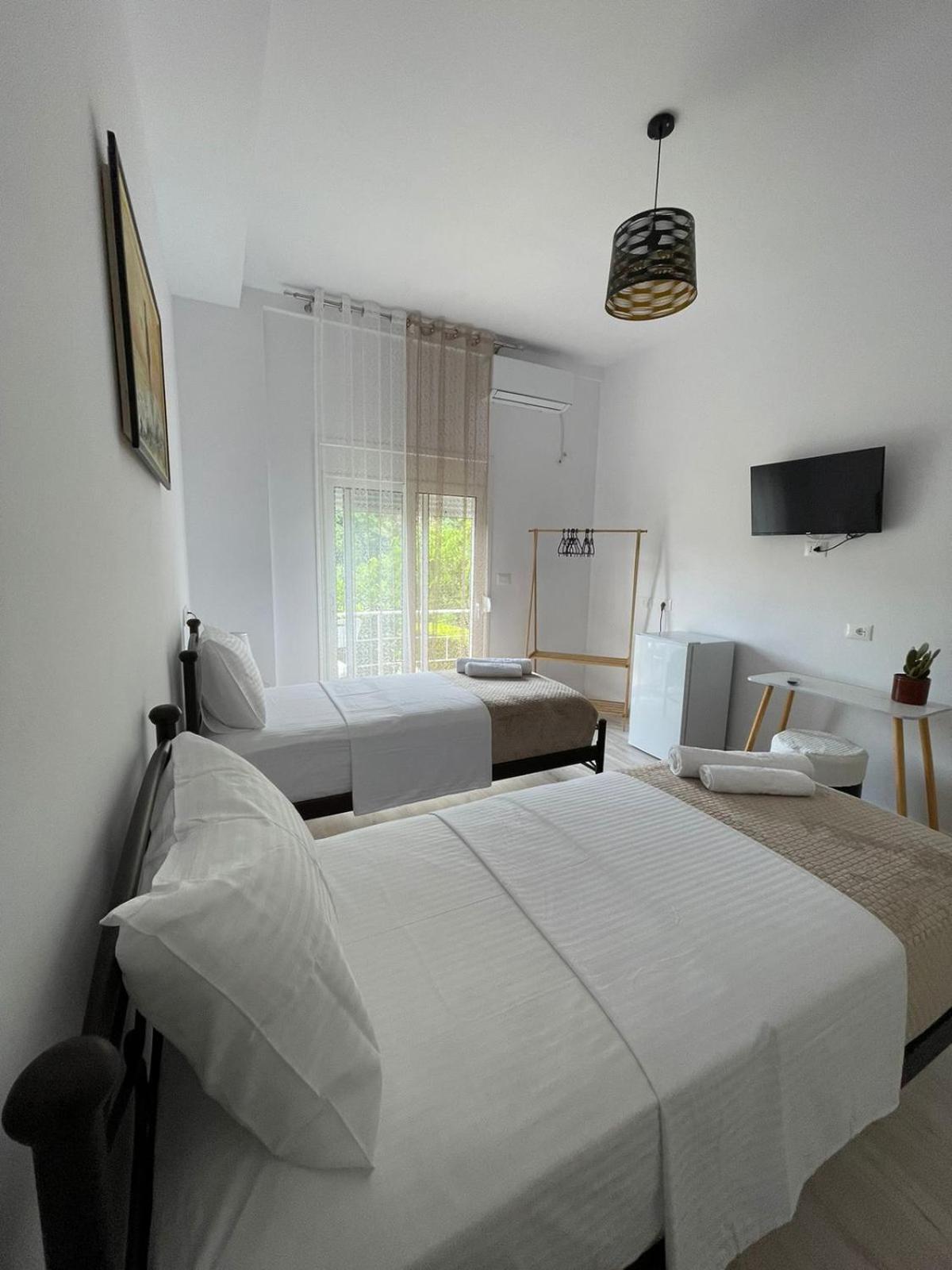 Gjirokastër Ilvi Guesthouse מראה חיצוני תמונה