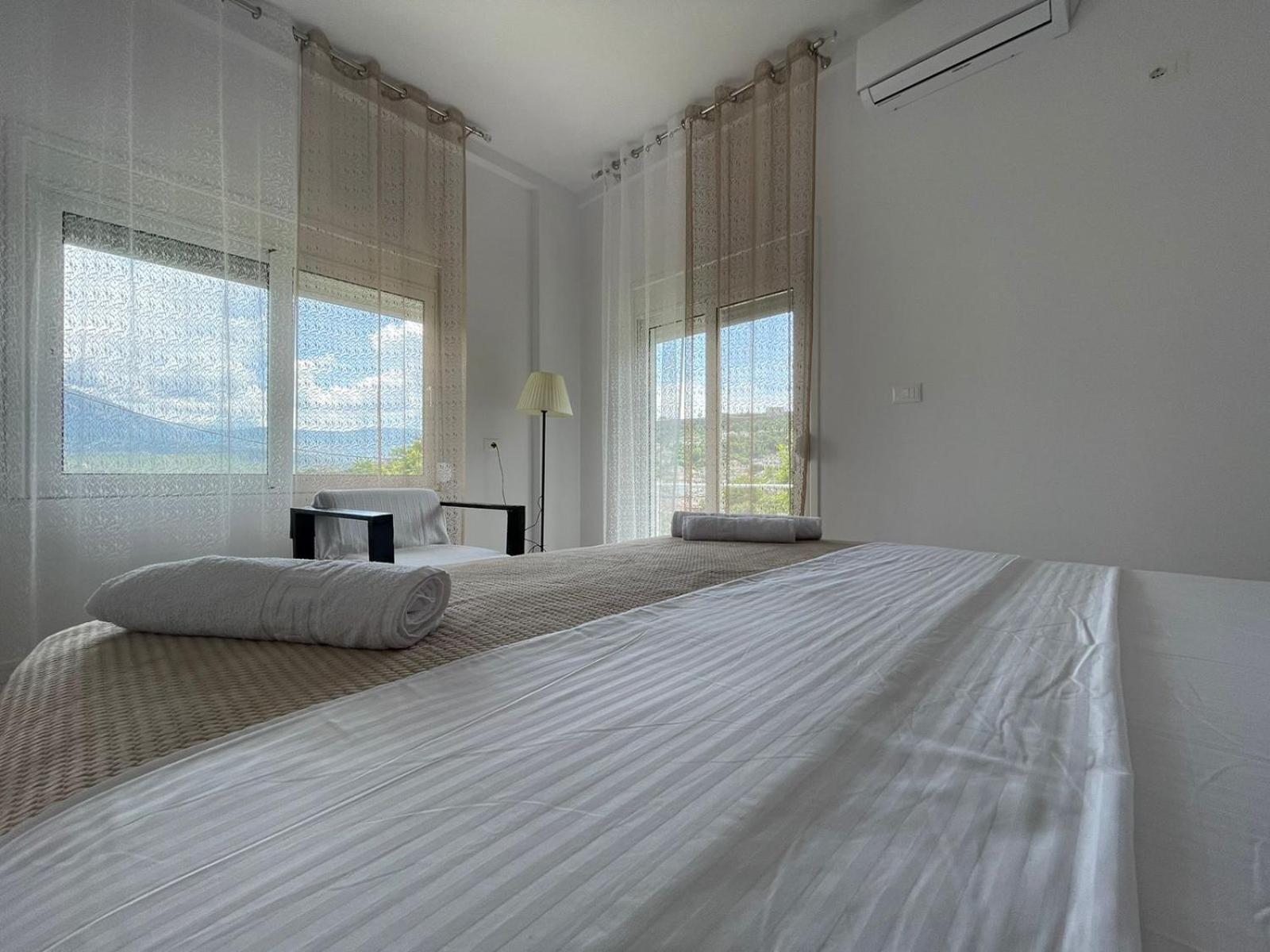 Gjirokastër Ilvi Guesthouse מראה חיצוני תמונה