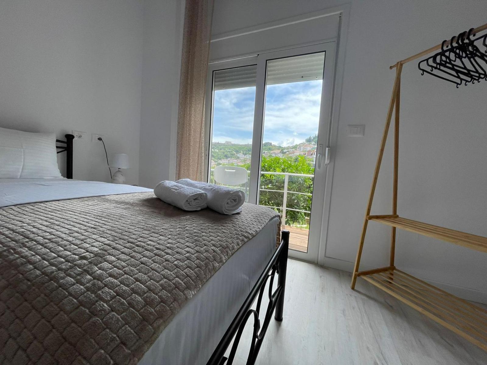 Gjirokastër Ilvi Guesthouse מראה חיצוני תמונה