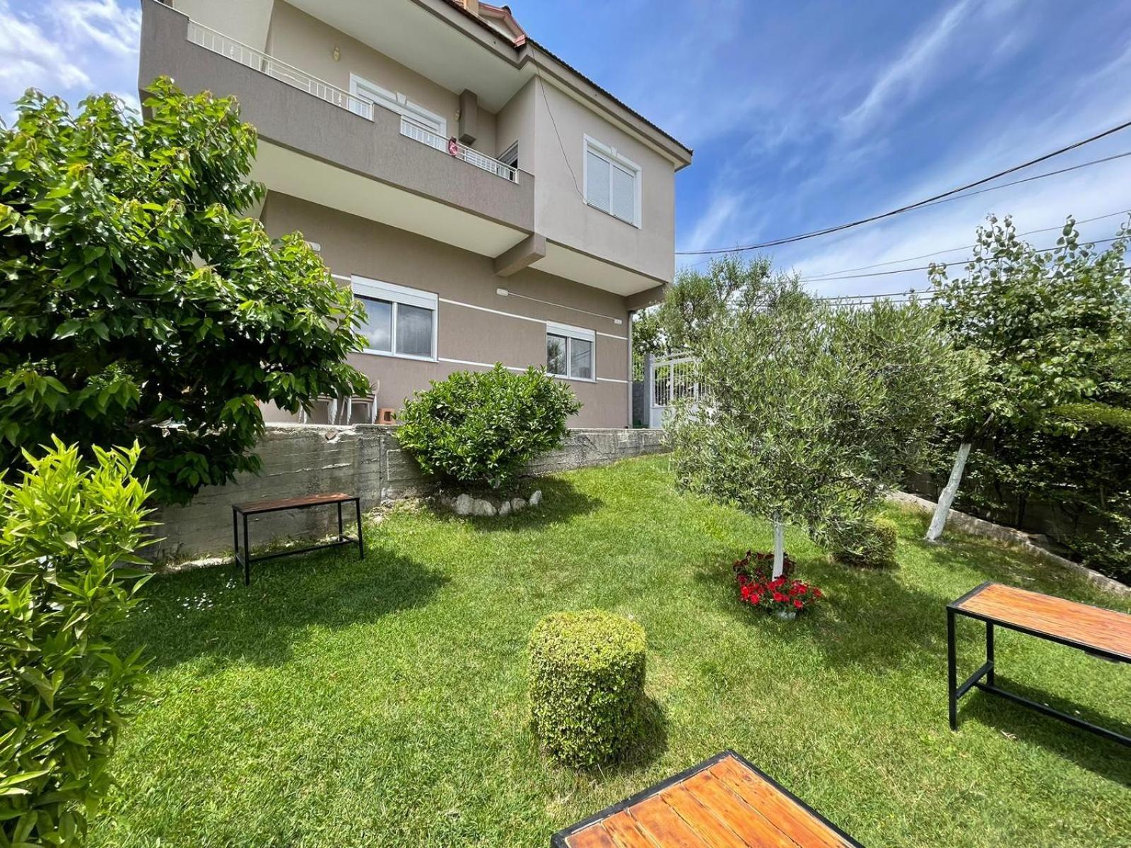 Gjirokastër Ilvi Guesthouse מראה חיצוני תמונה