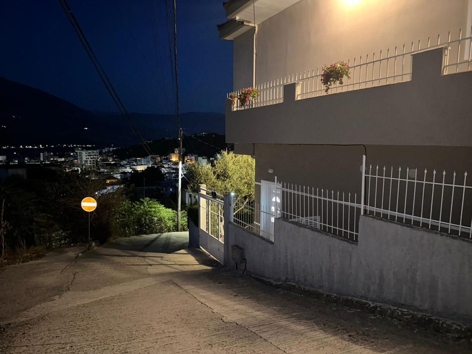 Gjirokastër Ilvi Guesthouse מראה חיצוני תמונה