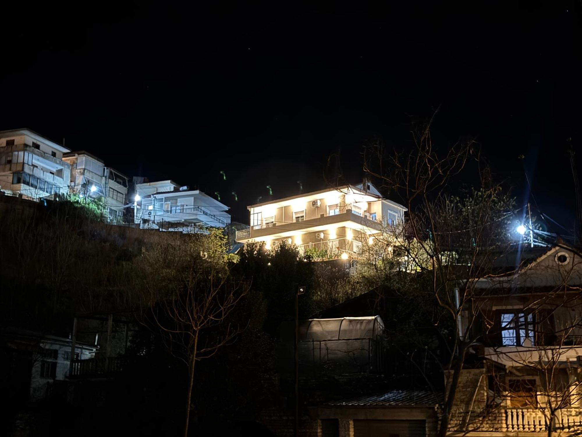 Gjirokastër Ilvi Guesthouse מראה חיצוני תמונה