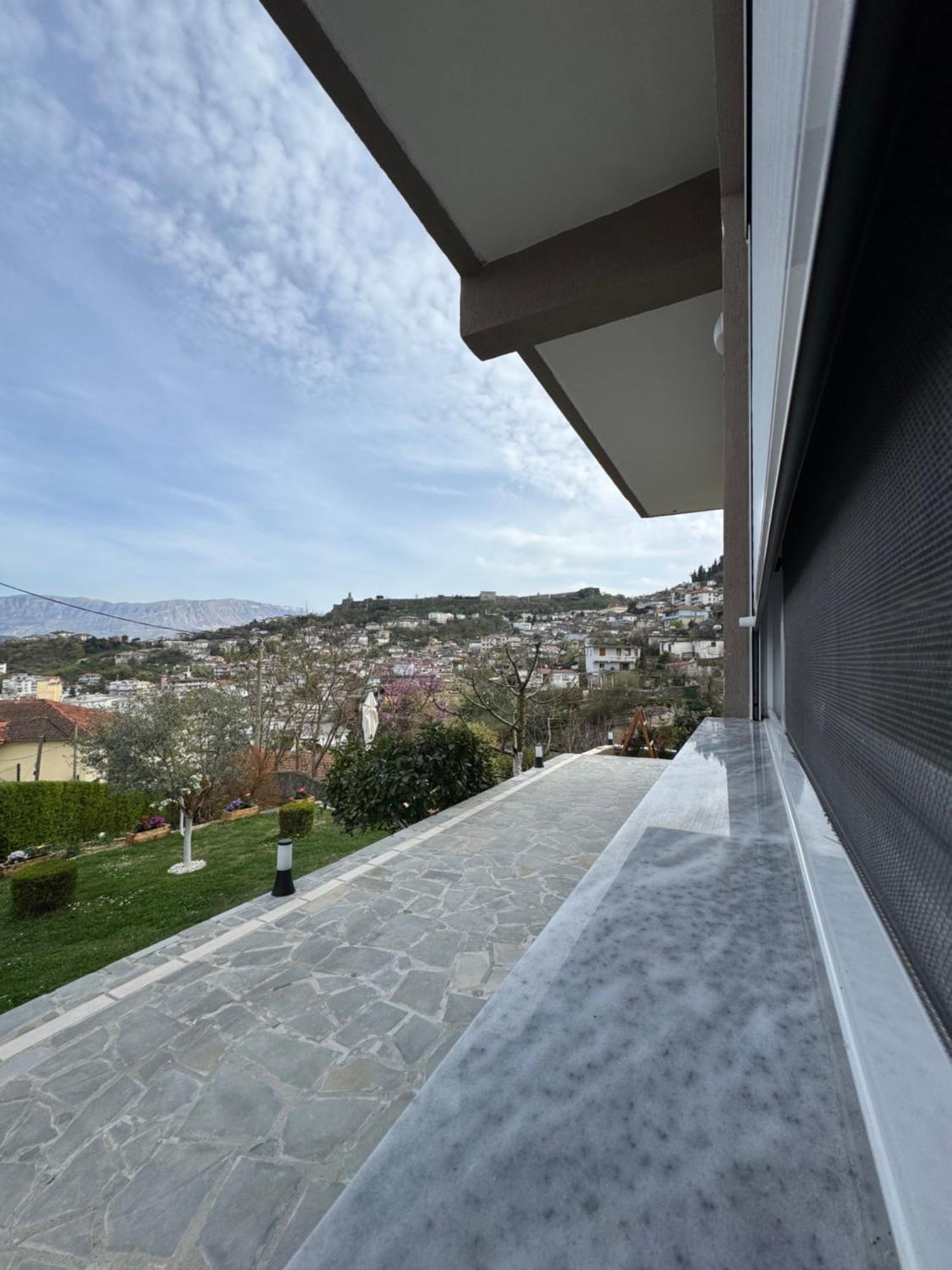 Gjirokastër Ilvi Guesthouse מראה חיצוני תמונה