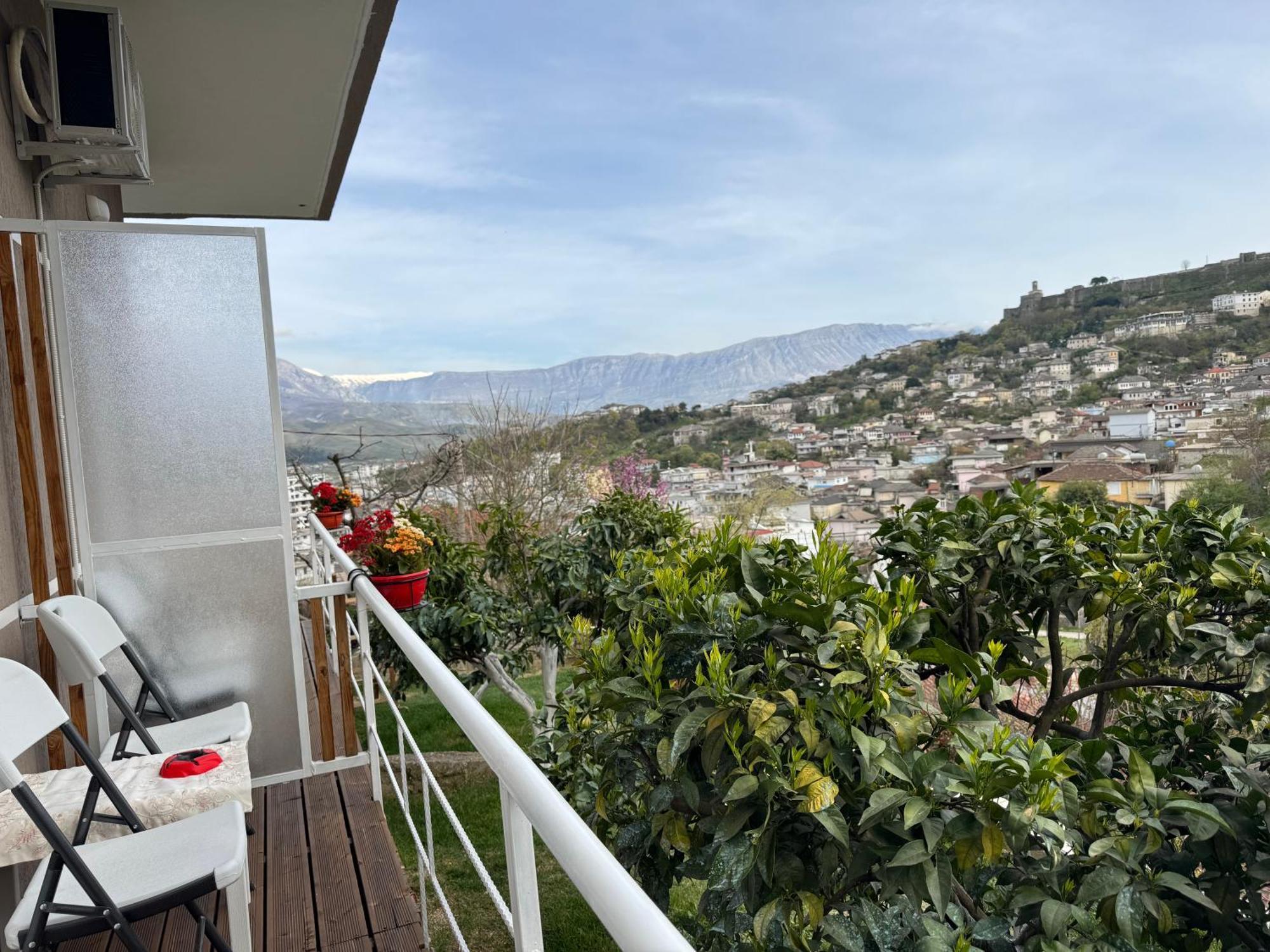 Gjirokastër Ilvi Guesthouse מראה חיצוני תמונה